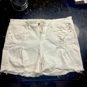 Judy Blue white denim shorts
